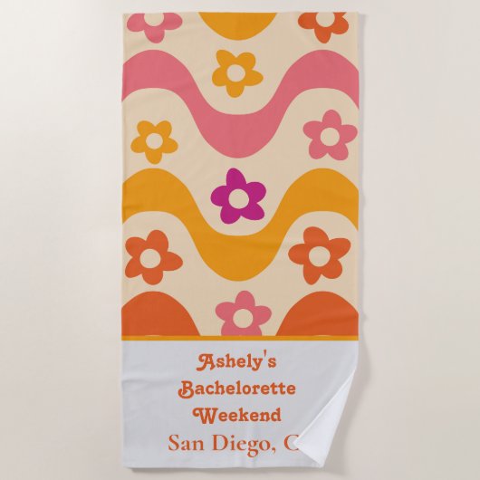 ボーッ婚約したドとレトロ70年代のバチェロレッテ週末 ビーチタオル (正面)