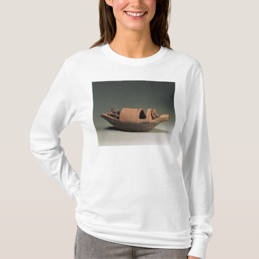 ボートおよび乗組員の墓人工物 Tシャツ (正面)