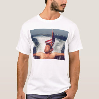 ボートのLebo Tシャツ