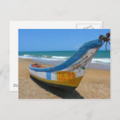 ボートカラフルオンサンディビーチ海シーン ポストカード (正面/裏面)