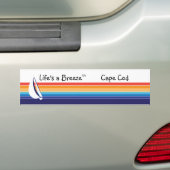 ボートカラーSquare_Life's a Breeze™_Cape Cod バンパーステッカー (車上)