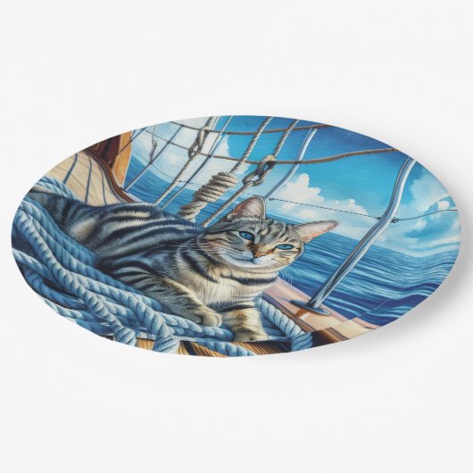 ボートロープの上のタビーネコ ペーパープレート (アングル)