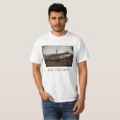 ボート上の小石ビーチロブスターポット古写真 Tシャツ (正面フル)