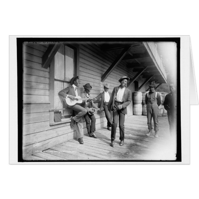 ボートc1902を待っているアフリカ系アメリカ人 (正面横)