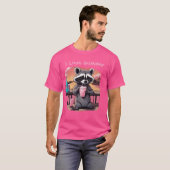 ボードウォークでソーダを飲む夏のアライグマが好き Tシャツ (正面フル)