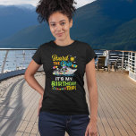 ボードザシップマイクルーズ誕生日 Tシャツ<br><div class="desc">このデザインはパーソナライズされた、写真や文字を変更して提供される領域にあってもよい。またカスタマイズは、このテンプレートをカスタマイズしクリックて、を選択してさらに背景の色を削除または変更したり、文字を追加したり、文字の色またはスタイルを変更したり、文字のみのデザインの画像を削除したりすることで可能です。このもし商品はデザインを別の商品に移すオプションがあり、必要に応じてデザインを調整しもして下さい。colorflowcreations@gmail.comで連絡は、このデザインを別の製品で使用するもしか、デザインのサポートが必要な場合は、ページの上部にあるチャットオプションを使用する。www.facebook.com/colorflowcreations、www.instagram.com/colorflowcreations、www.twitter.com/colorflowart、後を追およびwww.pinterest.com/colorflowcreationsで自分のデザインや自分の情報を見る。</div>
