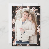 ボーホーアースィーなアイボリーの花の写真 ウッド ブライダルシャワー 招待状 (裏面)