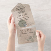 ボーホーベージュグリーンアブストラクトシェイプQRコードミニマリスト オールインワン招待状 (貼ってはがせる)