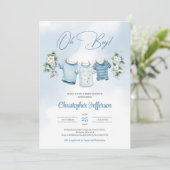 ボーホー水彩ボーイのベビー服とユーカリ 招待状 (スタンド正面)