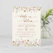 ボーホー ベージュ QR コード ワイルドフラワー ベビー シャワー 招待状 (スタンド正面)