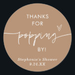 ボーホー ポップコーン ギフト, サンキュー ポッピング バイ ギフト ラウンドシール<br><div class="desc">これらのポップコーン ギフト シールは、モダンなカリグラフィーとミニマルなレイアウトが特徴で、シャワー、ウェディング、または特別なイベントの個人的なサンキューラベルを作成するのに最適です!ほとんどの文言を簡単に編集して、あなたのスタイルやイベントに合わせることができます!テキストと背景の色は完全に編集可能です —> 「さらにカスタマイズ」ボタンをクリックして編集してください!</div>