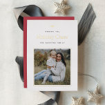 ボーモダンウ |写真シンプルのミニマルクリスマス 箔シーズンカード<br><div class="desc">共有の休日の挨拶これらの甘いシンプルとクリスマスの写真カードは、ミニマリストのレイアウトとカスタマイズ可能なメッセージを備えている。薄いお気に入りの金ゴールド箔と白い背景に四角い写真を追加し縁どて、休日の挨拶と家族の署名(「Wishing you Holiday応援」と表示)。上部の小さな黄金の弓は、デザインを完了する。</div>