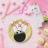 ボーリングをする紙皿 ペーパープレート (パーティー)