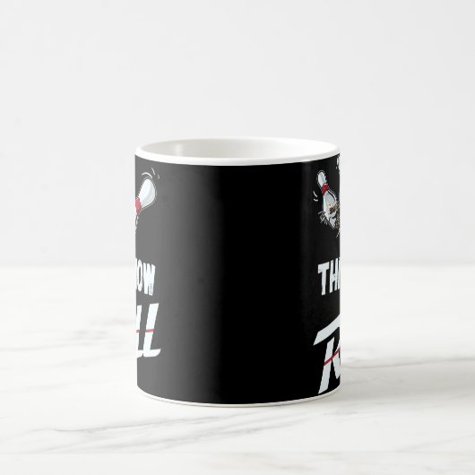 ボーリングチームこれが私たち転がの男性の女の子 コーヒーマグカップ (中央)