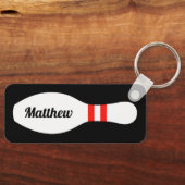 ボーリングパーソナライズされたピンキーチェーンボウリングをする人、 クリケットの投手 キーホルダー (正面)