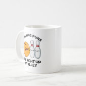 ボーリングプンス右アップ私の路地おもしろいスポーツPu コーヒーマグカップ (正面左)