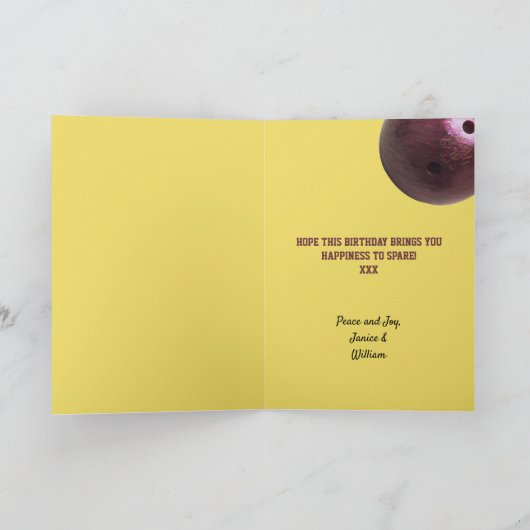 ボーリングボールあなたの名前と年の誕生日を追加 カード (内部)