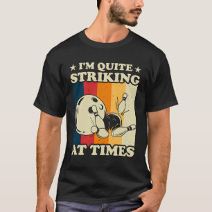 ボーリング私はかなり印象的なヴィンテージボウリングをする人、 クリケットの投手パン Tシャツ