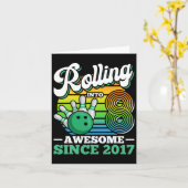 ボーリング誕生日転がパーティーの8歳の少年8t カード (黄色い花)