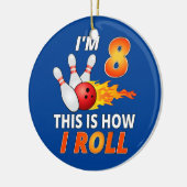 ボーリング誕生日8歳オールドボーイおもしろいボウリングをする人、 クリケットの投手ガール セラミックオーナメント (左)