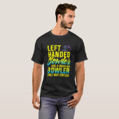 ボーリング離れ手付きボウリングをする人、 クリケットの投手 Tシャツ (正面フル)