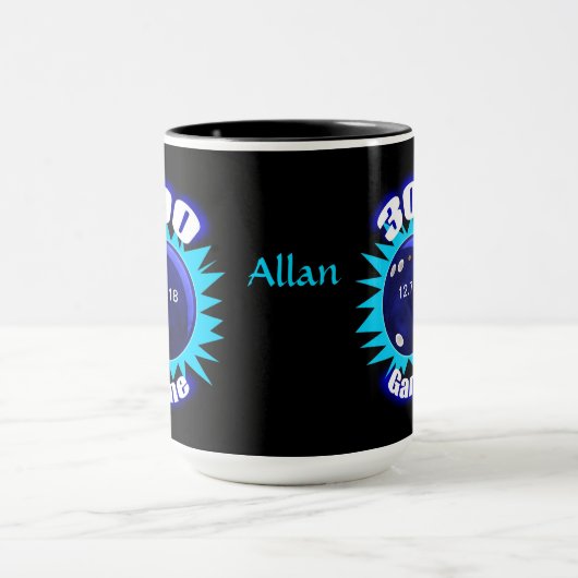 ボーリング300ゲームクラブ – ボウリングをする人、 クリケットの投手の名誉 マグカップ (中央)