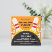 ボーリング・ボールを持つボーリングのパーティの招待状 招待状 (スタンド正面)