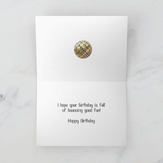 ボールで数字を形成した19歳の誕生日 カード (内部)