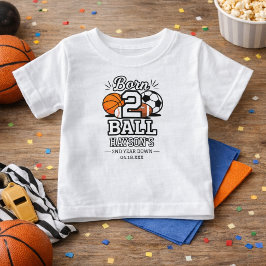 ボールで生まれたスポーツをテーマにした男の子の2歳の誕生日パーティー ベビーTシャツ