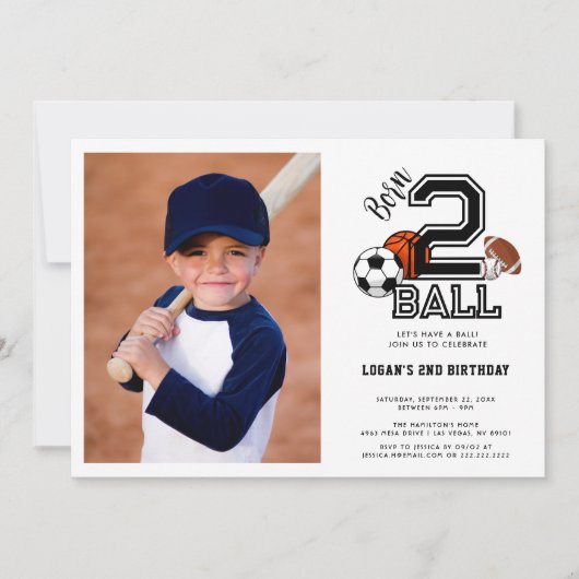 ボールで生まれたスポーツテーマの男の子の2歳の誕生日パーティー 招待状 (正面)