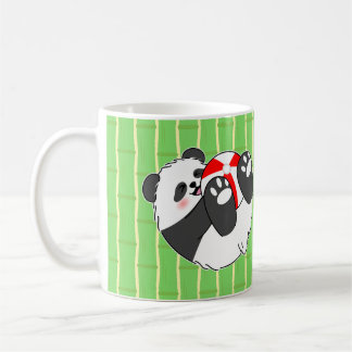 ボールで遊ぶかわいい赤ちゃんパンダ コーヒーマグカップ