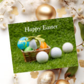 ボールとカラフルイースター卵を持つゴルフイースター シーズンポストカード