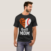ボールママ ハート おもしろい 野球 バスケットボール ママ 家族 Tシャツ (正面フル)