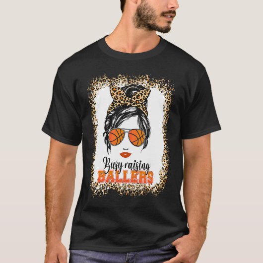 ボール好きを育てる忙しいバスケお母さんライフお団子頭 Tシャツ (正面)