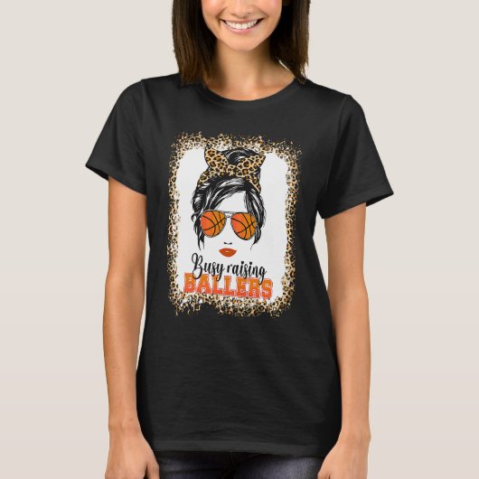ボール好きを育てる忙しいバスケママの生活 お団子ヘア Tシャツ (正面)