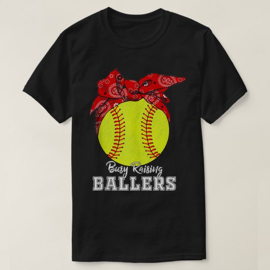 ボール忙しを上げるソフトボール母 Tシャツ (デザイン正面)
