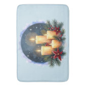 ポインセチアのクリスマスキャンドルの輝き バスマット (正面縦)