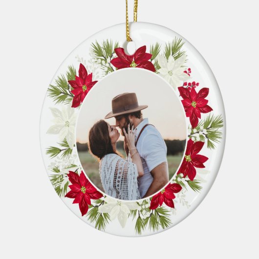 ポインセチアの花と松の丸いクリスマス セラミックオーナメント (左)