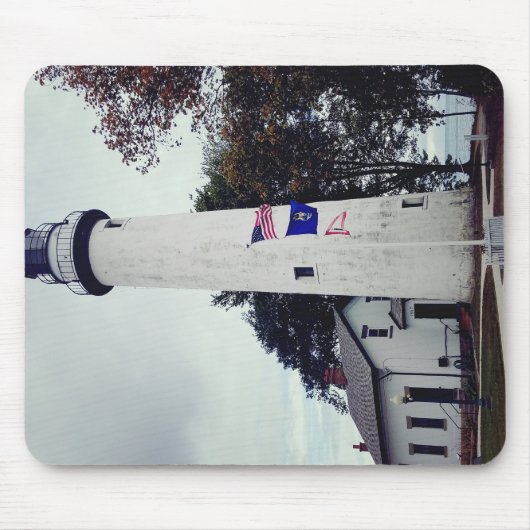 ポインテオーバルケスライトハウスオンア マウスパッド (正面)