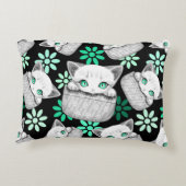 ポケットからよくはしゃぐかわいい猫 アクセントクッション (裏面)