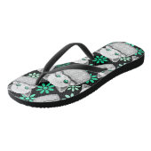 ポケットからよくはしゃぐかわいい猫 ビーチサンダル (アングル)