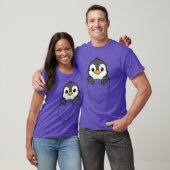 ポケットから顔を出すペンギンが面白いアニマル好き男性用 Tシャツ (ユニセックス)