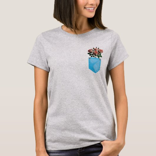 ポケットにバラを入れたTシャツ Tシャツ (正面)