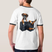 ポケットに入れたボクサー犬 Tシャツ (裏面)