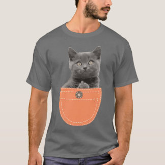 ポケットに入与えった猫 Tシャツ