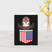 ポケットに鷹 愛国的な独立記念日 4日 カード (黄色い花)