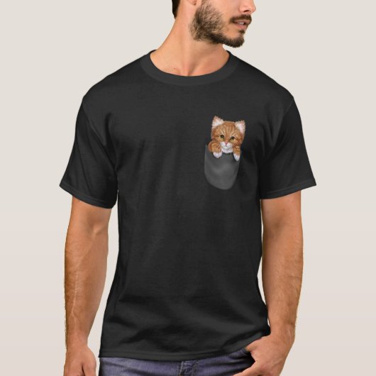 ポケットの中のオレンジタビー猫 Tシャツ (正面)