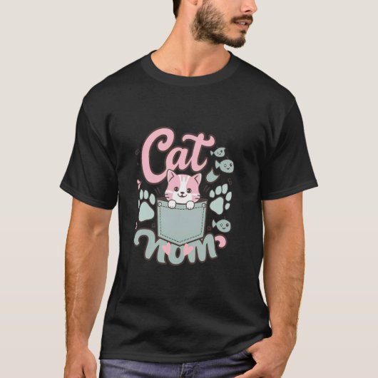 ポケットの中の可愛い猫と魚 Tシャツ (正面)