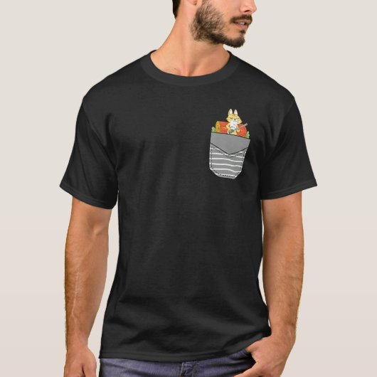 ポケットの中の可愛い猫のバンジョー Tシャツ (正面)