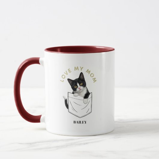 ポケットの中の愛らしいタキシード猫 名前入り マグカップ (左)